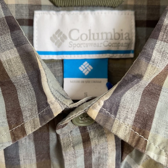 Columbia plaid Button Down Men’s Small - Picture 3 of 13